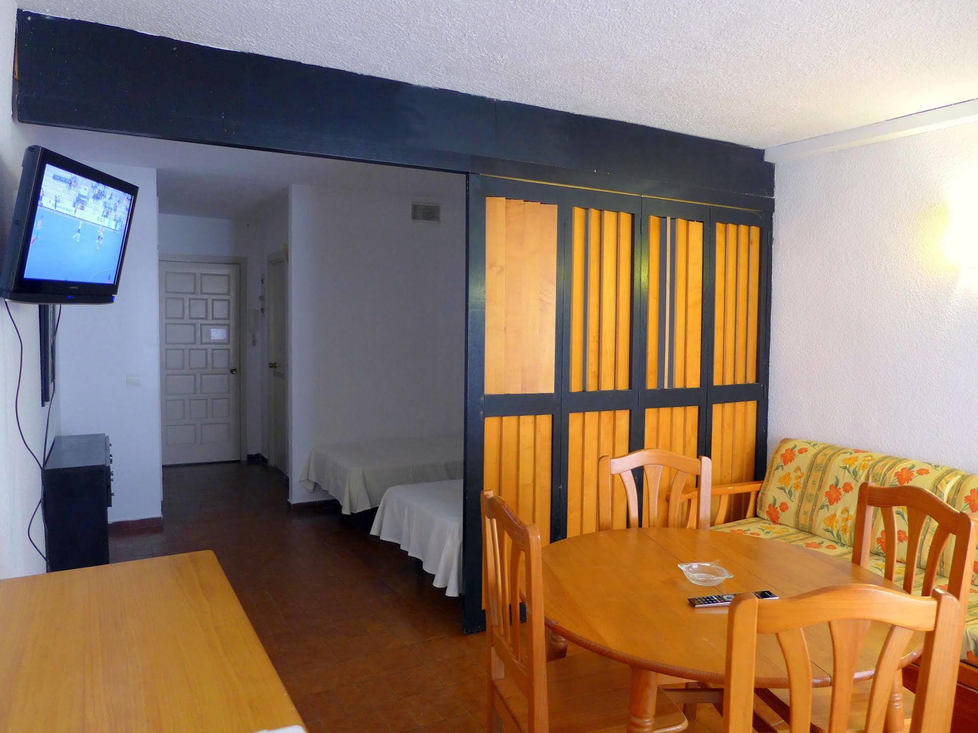 Apartamentos Alboran-Arysal Salou Esterno foto