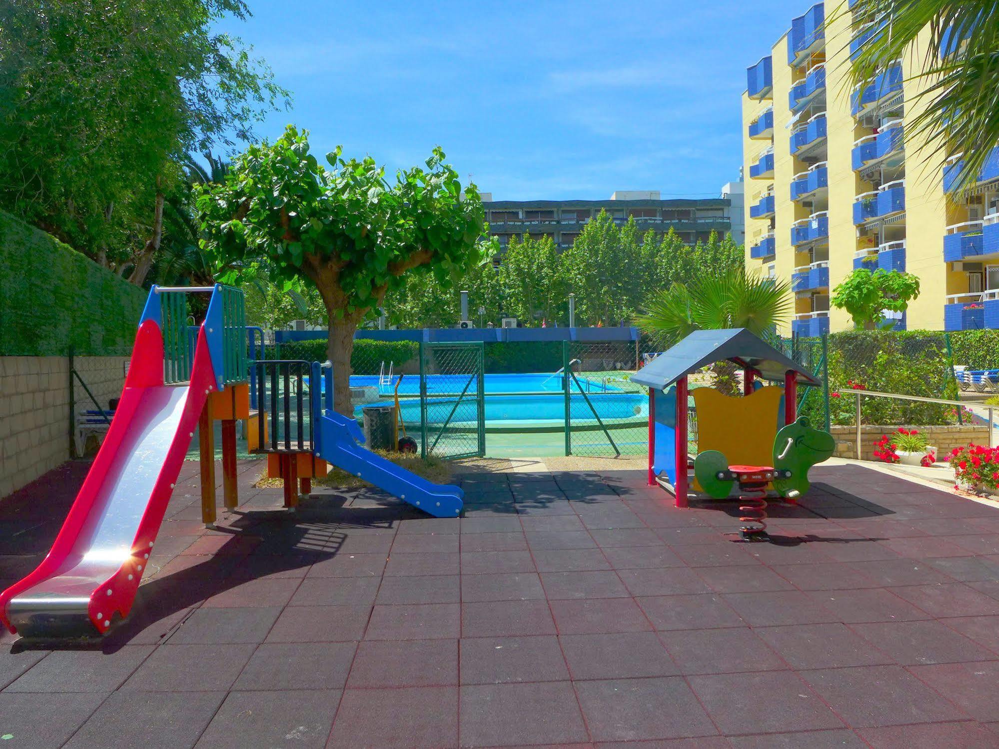 Apartamentos Alboran-Arysal Salou Esterno foto